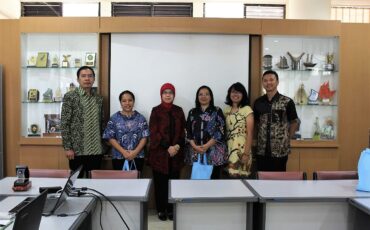 UNIV KRIS SATYAWACANA1