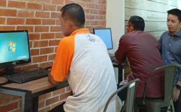 Pelatihan Pengenalan Perangkat Komputer dan Microsoft Word bagi Tenaga Kependidikan